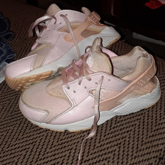 Shoes - Picture 3 of 3